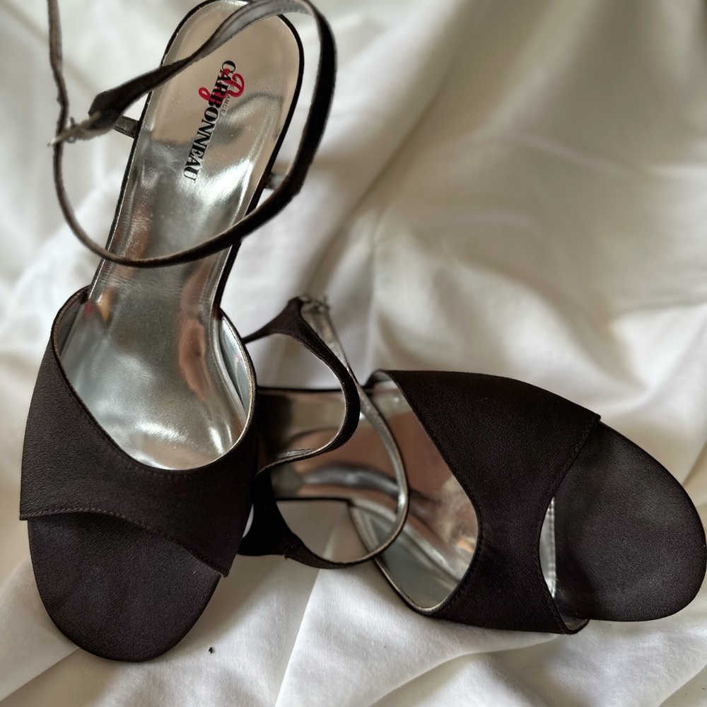 Open-toe evening shoes